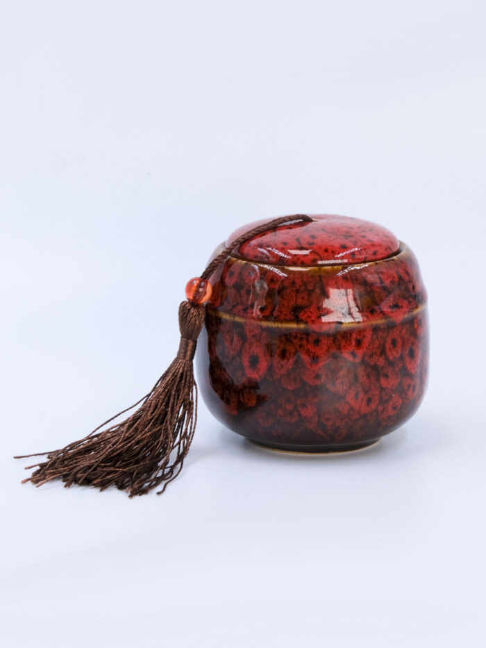 banochka-dlya-hraneniya-chaya-krasnaya-yashma-140-g.jpg
