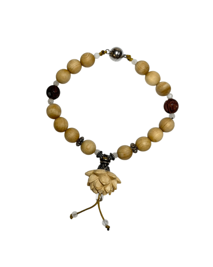 e284962-braslet-zhenskij-sandal-lunnyj-kamen-reznye-businy-i-lotos.png